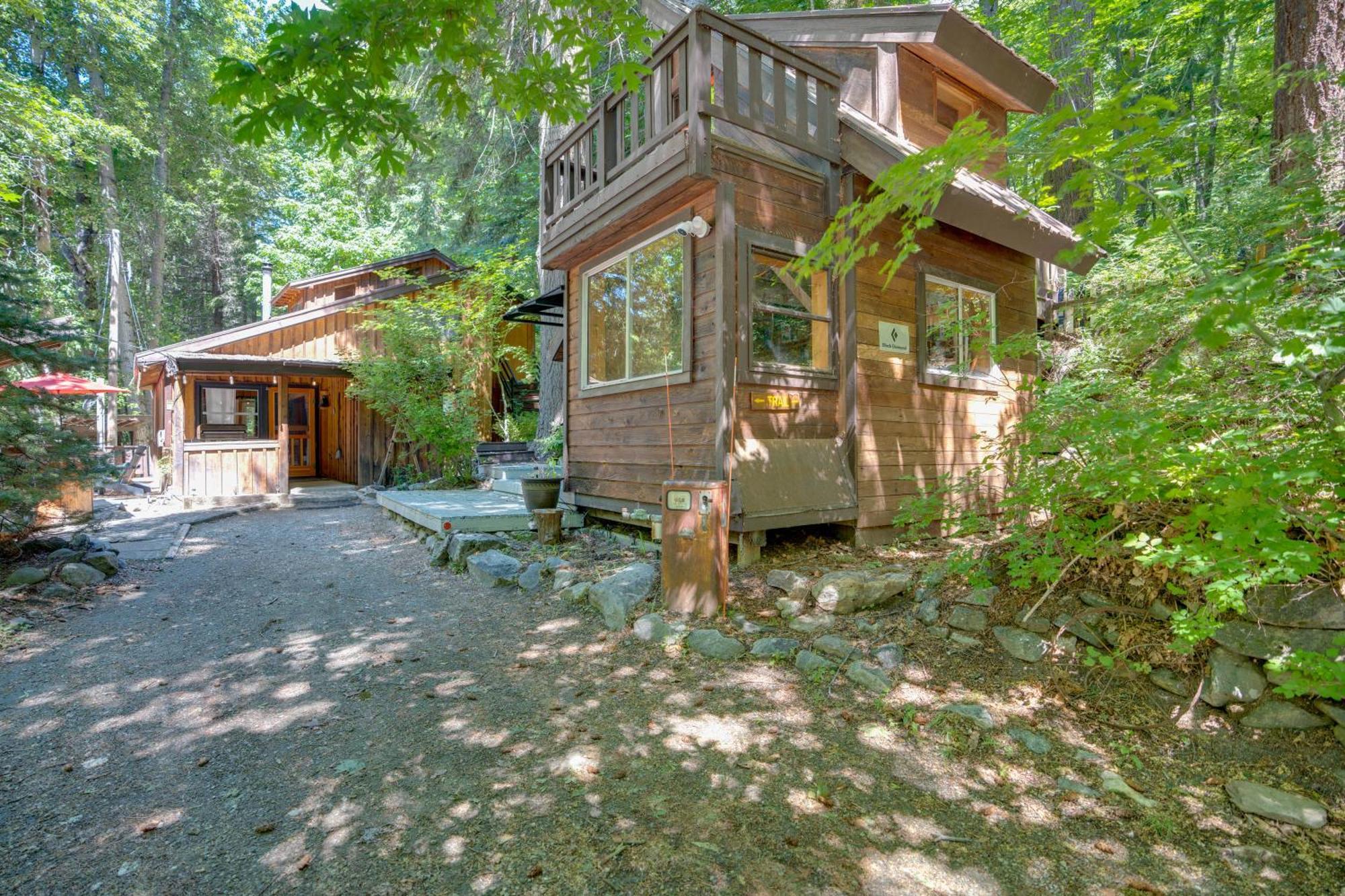 Leavenworth Cabin With Private Hot Tub! Ngoại thất bức ảnh